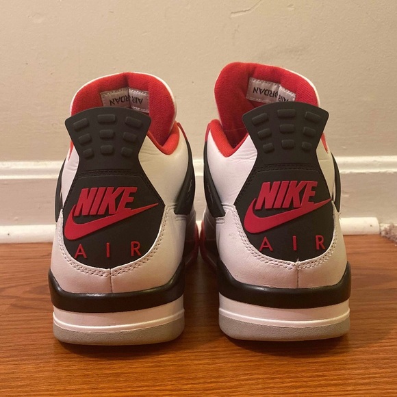 Jordan 4 fire red (2020) - Picture 3 of 6